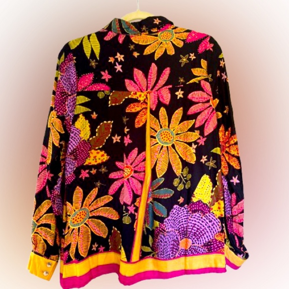 NWT Stunning Blouse - Picture 2 of 6